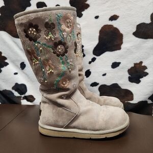 Embroidered Floral Women's UGG Boots S7